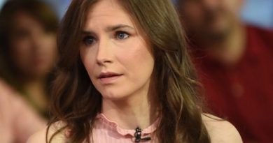 US Amanda Knox Begs Public To Bankroll Her Wedding