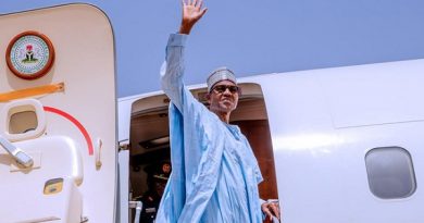 Buhari Departs Abuja For AU Summit In Niger