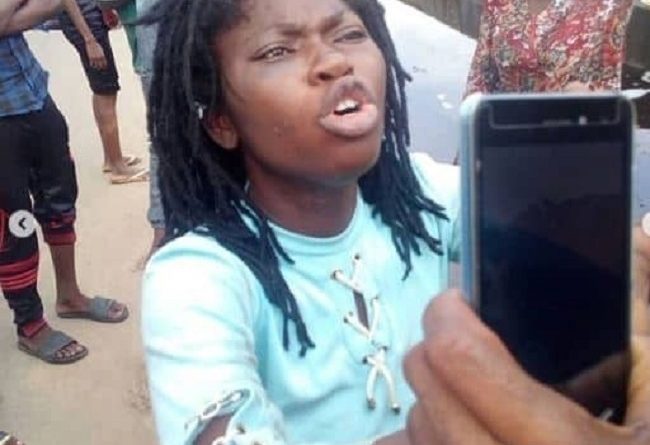 Lady Caught Trying To Throw Away Her Baby In A Dustbin In Lagos