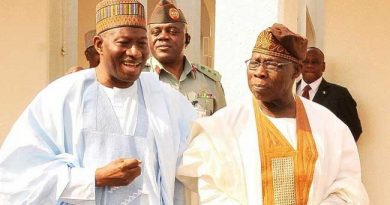 Ex-Presidents Obasanjo And Jonathan Meet In Benin