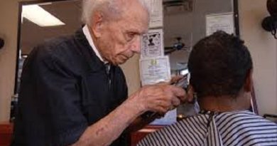 Oldest Barber Dies at 108 in New York (Photos)