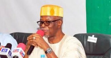 Former APC National Chairman Oyegun Says “I Hope That Oshiomole Will Not Go Down In History As The Undertaker of APC”