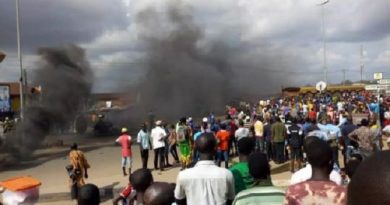 Angry Youths Set Two Thieves Ablaze For Robbing Pregnant Woman In Akwa Ibom