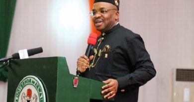 Akwa Ibom State Governor Udom Emmanuel has warned residents infected by the Coronavirus to stay away from the state.