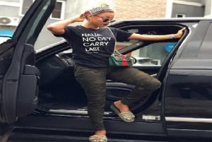 Elegant Toke Makinwa In 24 Beautiful Car Pose Photos
