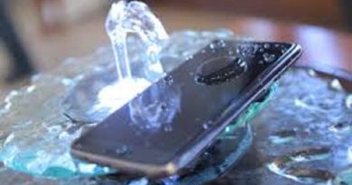 What To Do When Your Phone Falls Inside Water, Don't Put It Under The Sun Rather Here Is What To Do