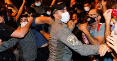 Breaking: Israeli Police Arrest 30 Protesters After Anti-Netanyahu Rally