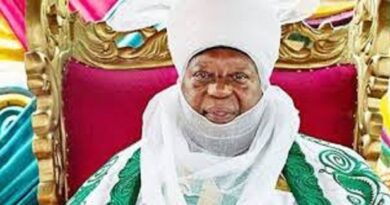 The Kaduna state government on Monday declared three-day mourning in honour of the late Emir of Zazzau, Alhaji Shehu Idris.