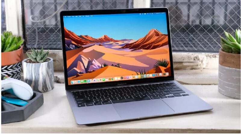 Apple Facing Class Action Lawsuits Over Macbook M1 Screen Cracks