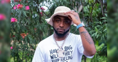 Davido Receives over N53m Within an Hour, After Requesting for N1 Million from Colleagues