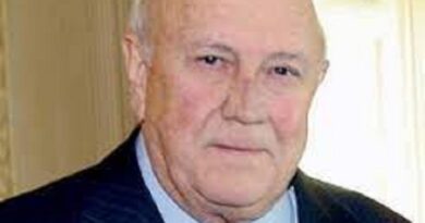 Former South Africa's President, De Klerk Dies at 85