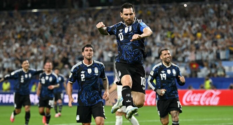 Messi Catapults Argentina into the World Cup Last 32 With His 6th Goal in the Mundial